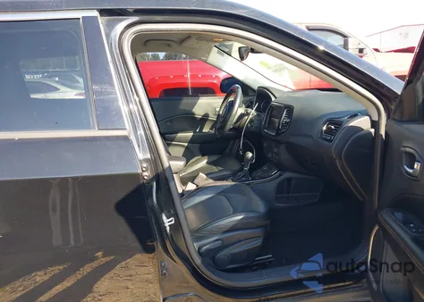 2018 Jeep Compass Limited 4X4 from USA, damaged, VIN 3C4NJDCB8JT334031